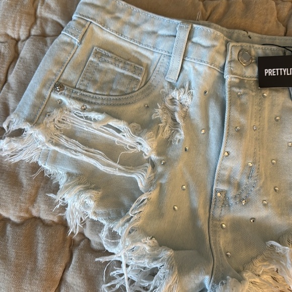 Pretty Little Thing Denim Shorts - Picture 2 of 6